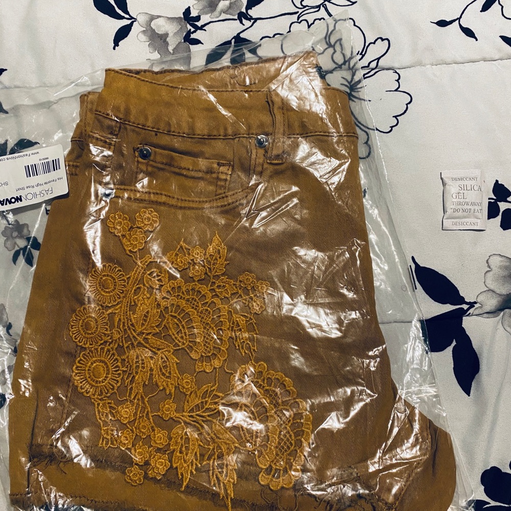 Dark Tan Embroidery shorts